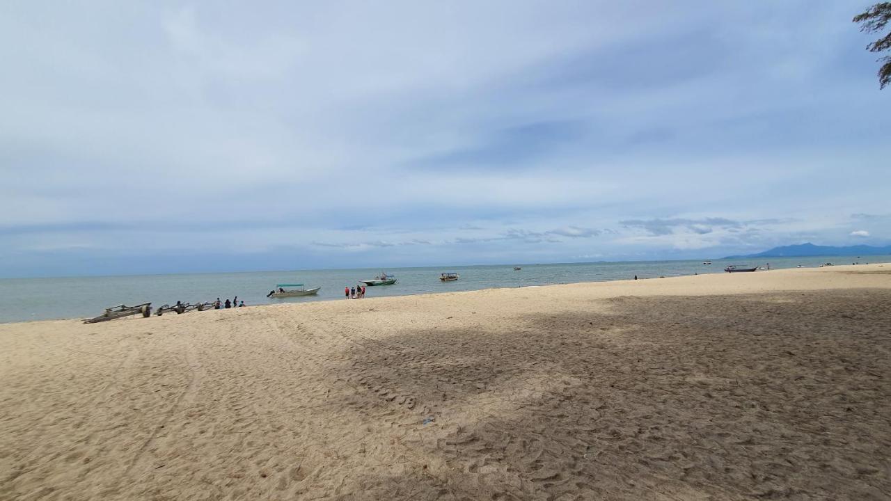 By The Sea Beach Luxury Resort - Batu Ferringhi Exterior photo