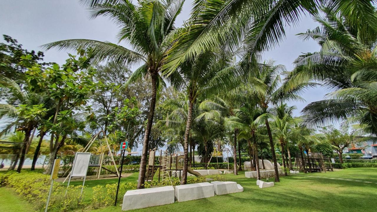 By The Sea Beach Luxury Resort - Batu Ferringhi Exterior photo