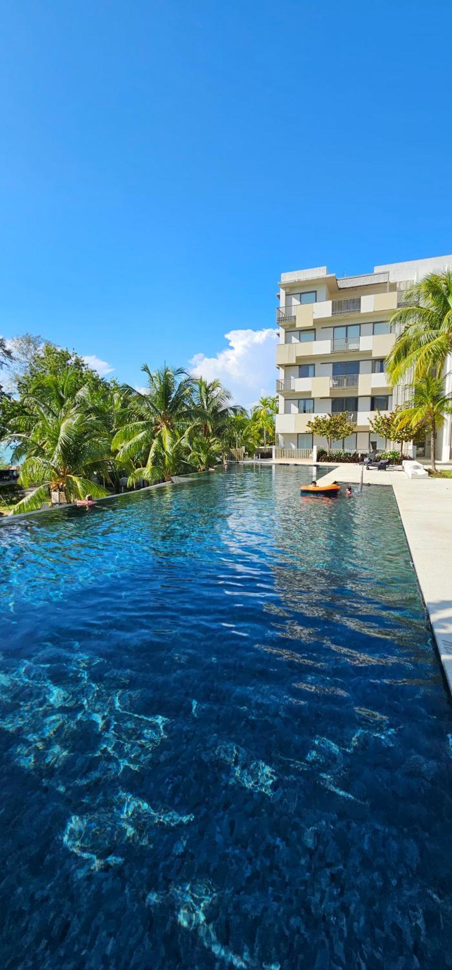 By The Sea Beach Luxury Resort - Batu Ferringhi Exterior photo