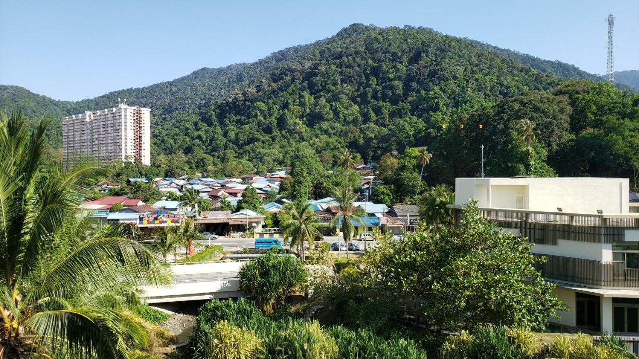 By The Sea Beach Luxury Resort - Batu Ferringhi Exterior photo