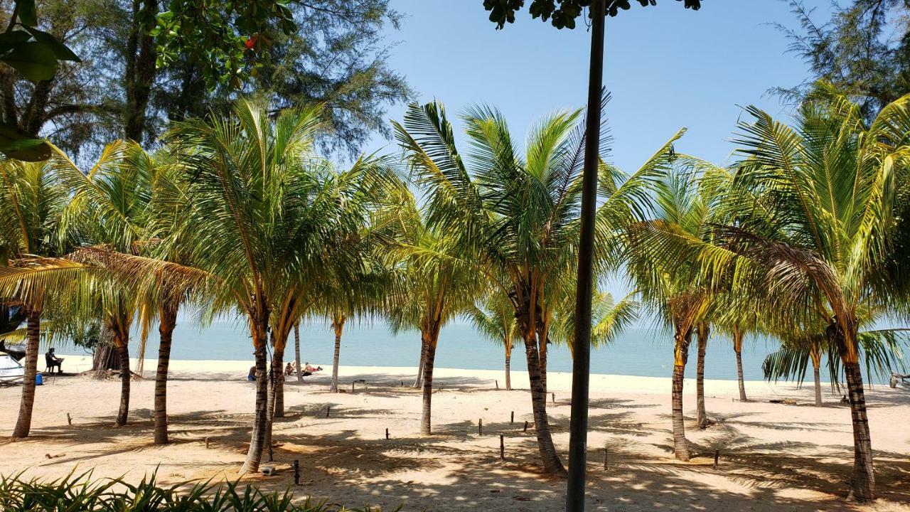 By The Sea Beach Luxury Resort - Batu Ferringhi Exterior photo
